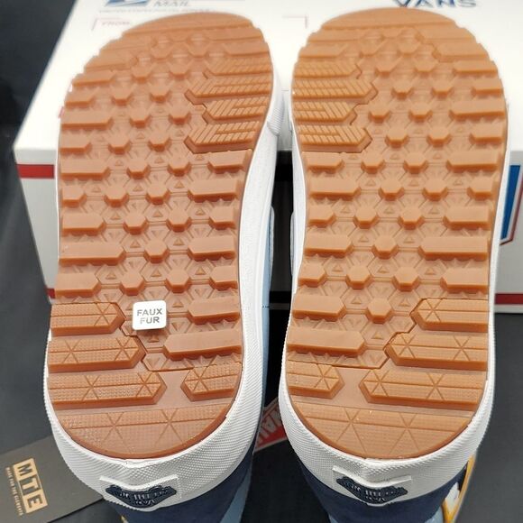 Vans USPS Sk8-Hi Mte-1 Shoes M8 W9.5 VN0A5HZYUZM New NIB main image 4